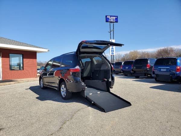 Handicap Wheelchair conversion 2018 Toyota Sienna LE Mobility - cars... for sale in Zumbrota, SC – photo 18