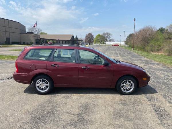 2006 Ford Focus Wagon ZXW SE - - by dealer - vehicle for sale in Grand Blanc, MI – photo 4
