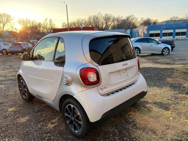 2016 smart Fortwo passion coupe - cars & trucks - by dealer -... for sale in Junction City, KS – photo 7