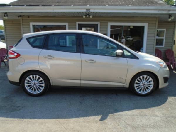 2017 Ford C-Max Hybrid SE hybrid - $0 DOWN? BAD CREDIT? WE FINANCE! for sale in Goodlettsville, TN – photo 2