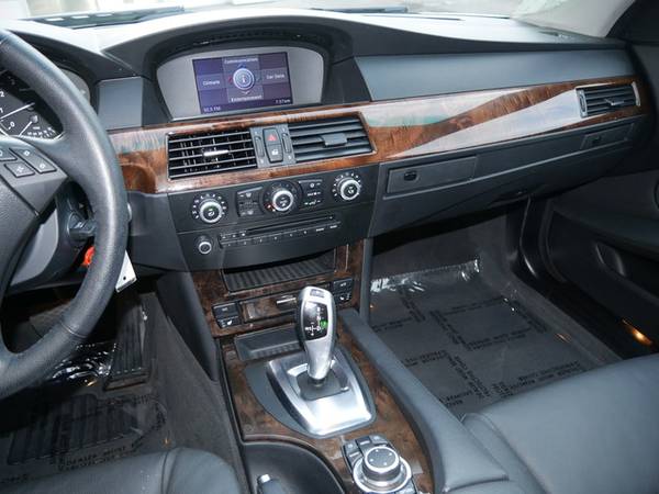 2010 BMW 5 Series 528i xDrive - - by dealer - vehicle for sale in Roseville, MN – photo 11