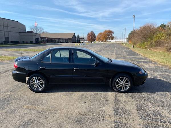 2004 Chevrolet Cavalier ONE OWNER NO ACCIDENTS - cars & trucks - by... for sale in Grand Blanc, MI – photo 4