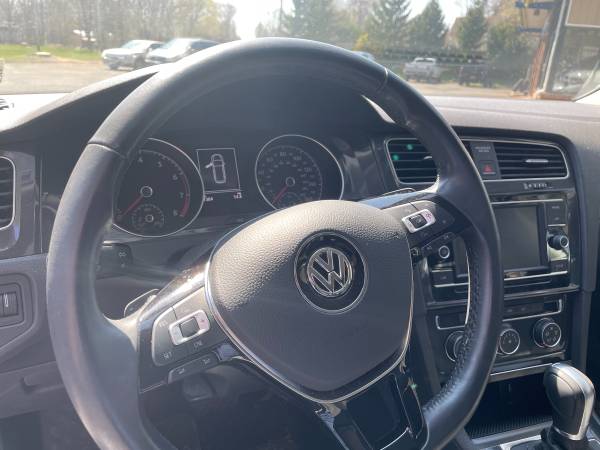 2018 VW golf Tsi LOW MILES mint - - by dealer for sale in Rochester , NY – photo 9