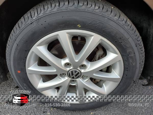 2012 Volkswagen Jetta SE - Leather, Sunroof, New Tires!! - cars &... for sale in Wichita, KS – photo 19