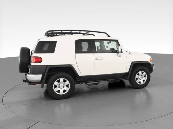 2010 Toyota FJ Cruiser Sport Utility 2D suv White - FINANCE ONLINE -... for sale in Akron, OH – photo 12