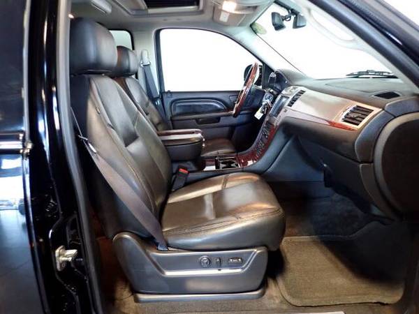 2012 Cadillac Escalade - - by dealer - vehicle for sale in Gretna, IA – photo 9