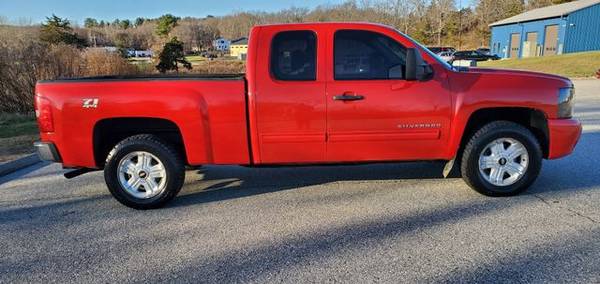 2011 Chevrolet Silverado 1500 Extended Cab - Financing Available! -... for sale in North Franklin, RI – photo 2