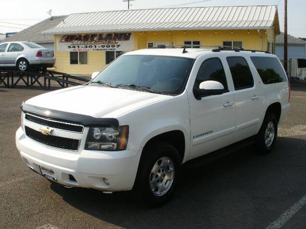 2009 CHEVROLET SUBURBAN LT 4X4 - HOME OF "YES WE CAN" FINANCING -... for sale in Medford, OR – photo 2