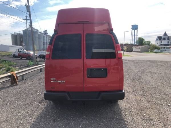 2010 Chevrolet Express Passenger 3500 Ext Wagon LS for sale in Other, IN – photo 4