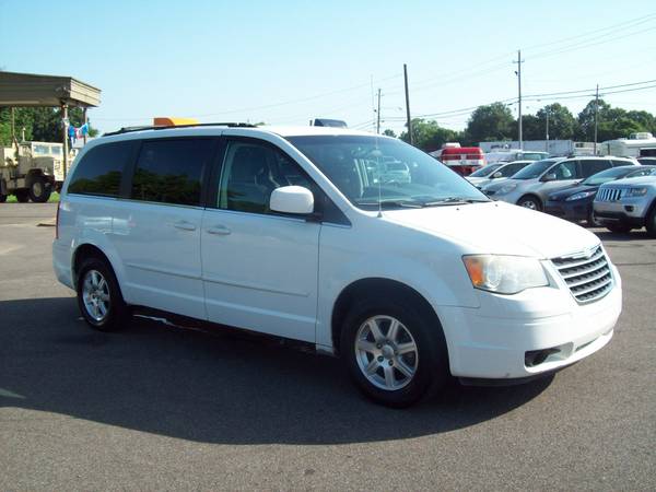 2008 Chrysler Town & Country Touring - 157k mi - Non Smoker Driven for sale in Southaven, TN – photo 5