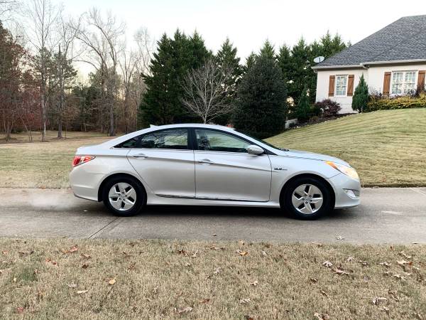 2012 Hyundai Sonata Hybrid *Tons of Options* - cars & trucks - by... for sale in Kennesaw, TN – photo 4