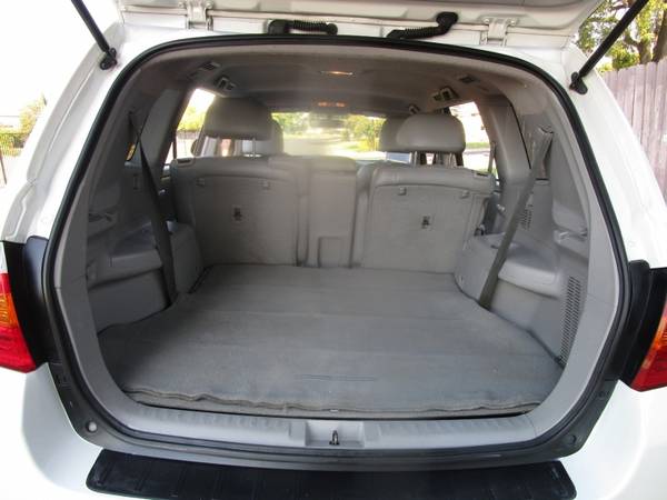 2010 Toyota Highlander 4WD - LEATHER SEATS - ROOF RAILS - RECENTLY... for sale in Sacramento , CA – photo 17