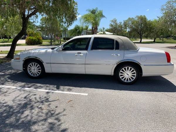 2003 Lincoln Town Car Signature Series for sale in Fort Pierce, FL – photo 3
