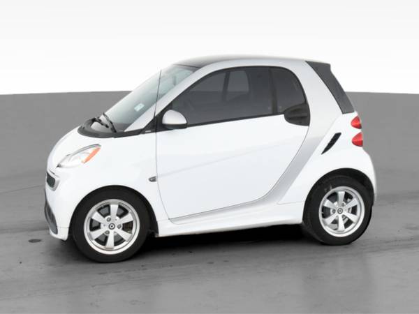 2013 smart fortwo Pure Hatchback Coupe 2D coupe White - FINANCE... for sale in Atlanta, AZ – photo 4