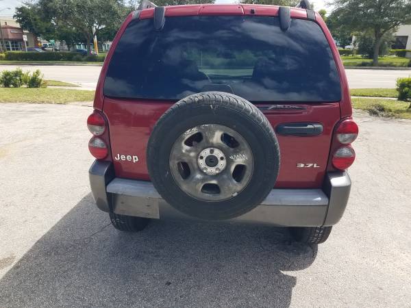 2006 Jeep Liberty automatic cold air conditioning runs great asking 24 for sale in Pompano Beach, FL – photo 3