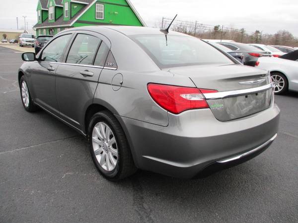 2013 Chrysler 200 Touring - - by dealer - vehicle for sale in Fort Wayne, IN – photo 6