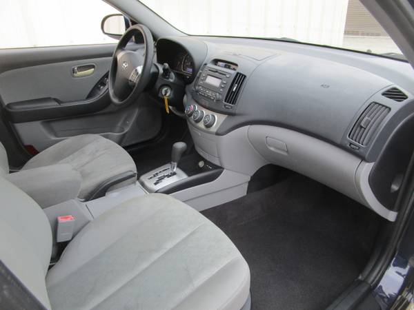 2010 Hyundai Elantra SE - - by dealer - vehicle for sale in Wilmington, OH – photo 10