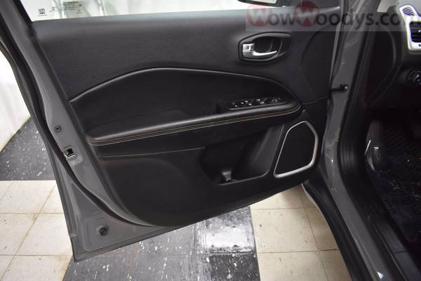 One Owner! 2019 Jeep Compass Upland Edition WE FINANCE! Heated Seats... for sale in CHILLICOTHE, IA – photo 5