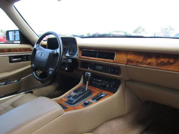 1994 *Jaguar* *XJS* *2dr Coupe 4.0L* Green - cars & trucks - by... for sale in Omaha, NE – photo 10
