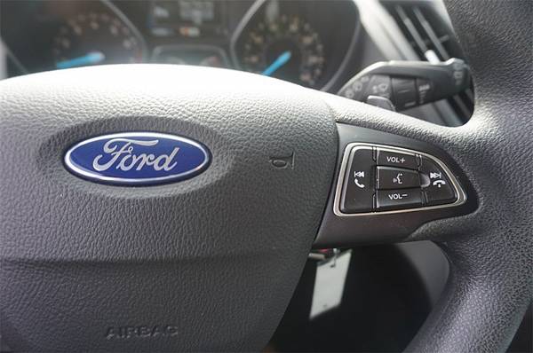 2017 Ford Escape 4d SUV FWD SE for sale in Cincinnati, OH – photo 16