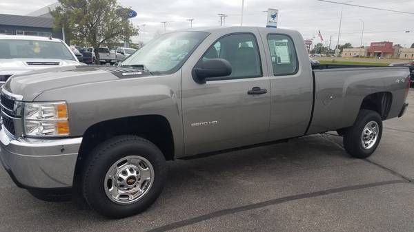 2013 Chevrolet 2500 Ext cab Long box 4*4 for sale in Rochester, MN