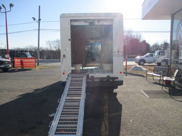 2008 Workhorse W42 15 FOOT STEP VAN, REAR RAMP 60K - cars & for sale in South Amboy, CT – photo 3