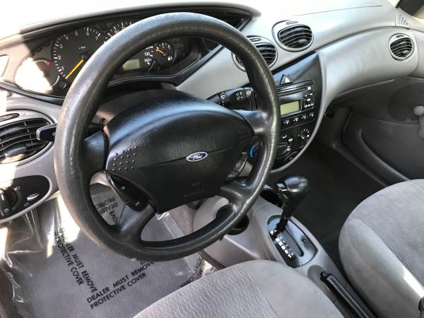 2000 Ford Focus 4dr Sedan SECALL/TEXT - - by dealer for sale in Dundee, OR – photo 8