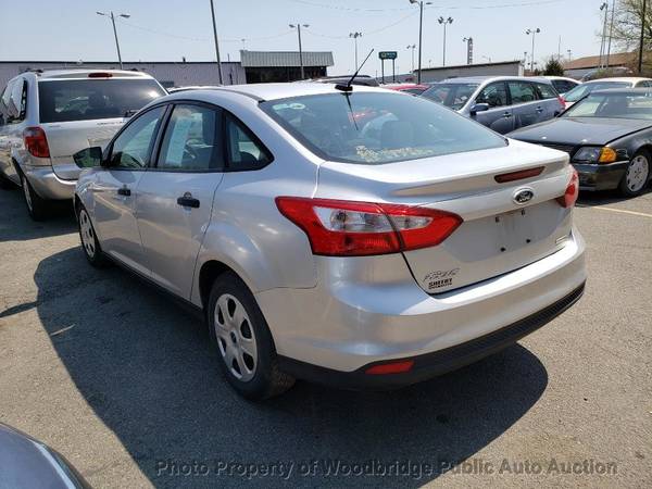 2012 Ford Focus 4dr Sedan S Silver - - by dealer for sale in Woodbridge, District Of Columbia – photo 5