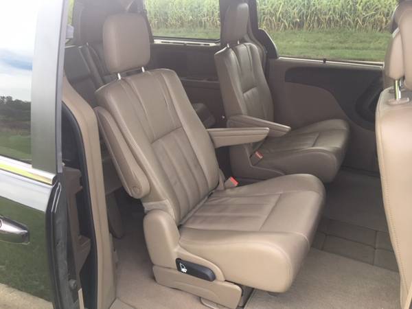2014 Chrysler Town & Country Touring for sale in Black Creek, WI – photo 12