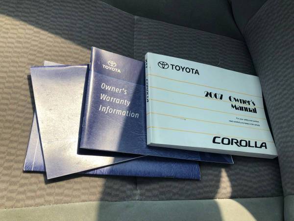 🚗* TOYOTA COROLLA "LE" 4DR SEDAN -- ONLY 89k MILES - cars & trucks -... for sale in Milford, CT – photo 23