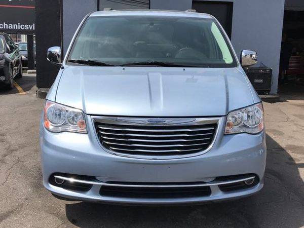 2016 Chrysler Town Country Touring-L Anniversary Edition Touring-L Ann for sale in District Heights, MD – photo 2