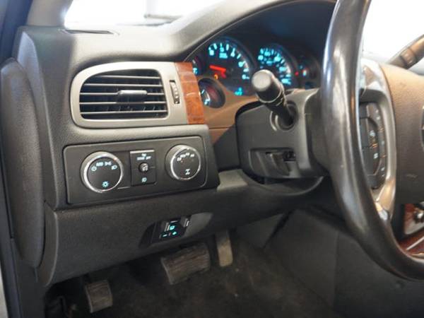 2012 Chevrolet Avalanche LTZ 4x4 4dr Crew Cab Pickup for sale in 48433, MI – photo 16