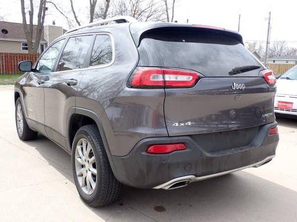 2018 Jeep Cherokee Limited 4x4 - - by dealer - vehicle for sale in Columbus, NE – photo 21