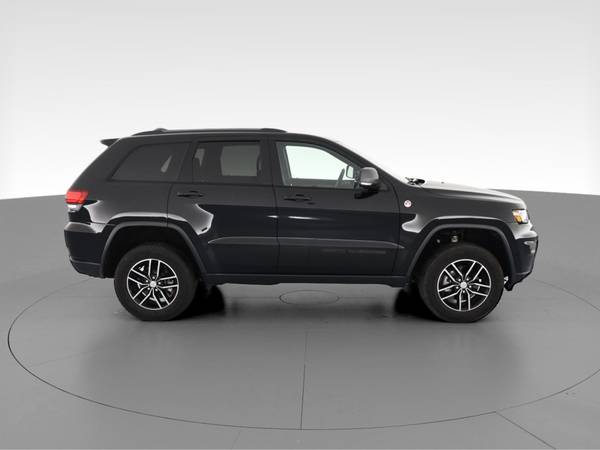 2018 Jeep Grand Cherokee Trailhawk Sport Utility 4D suv Black for sale in Bloomington, IN – photo 13