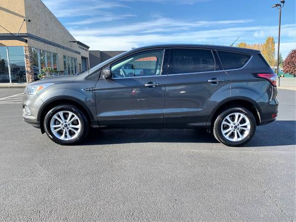 2017 FORD ESCAPE SE 4WD AWD One Owner - cars & trucks - by dealer -... for sale in Burlington, AK – photo 11