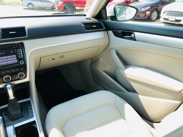 *LOW MILES* *1 OWNER* *SALE PRICED* 12' VW Passat *SE* *CLEAN* -... for sale in Madison, WI – photo 17