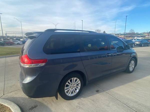 2013 Toyota Sienna 5dr 7-Pass Van V6 XLE AAS FWD (Natl) - cars &... for sale in Omaha, NE – photo 6