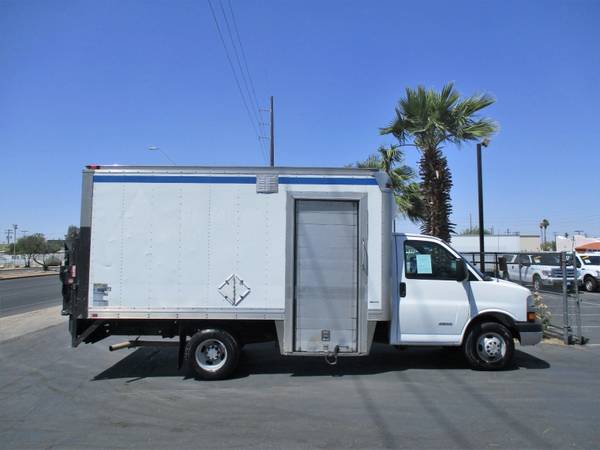 2012 Chevrolet Express Commercial Cutaway Van Box Truck with side for sale in Tucson, NM – photo 8