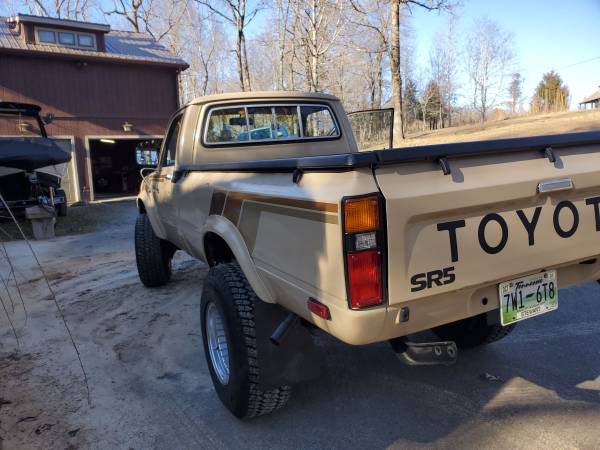 1982 SR5 Toyota 4x4 longbed pickup 5 speed 22r - - by for sale in INDIAN MOUND, TN – photo 5