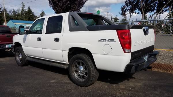 2004 CHEVY AVALANCHE - GREAT CONDITION for sale in Coos Bay, OR – photo 3