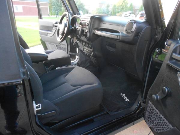 2013 JEEP WRANGLER SPORT V6 ONLY 62,000 MILES EXTRA CLEAN for sale in Macomb, MI – photo 17