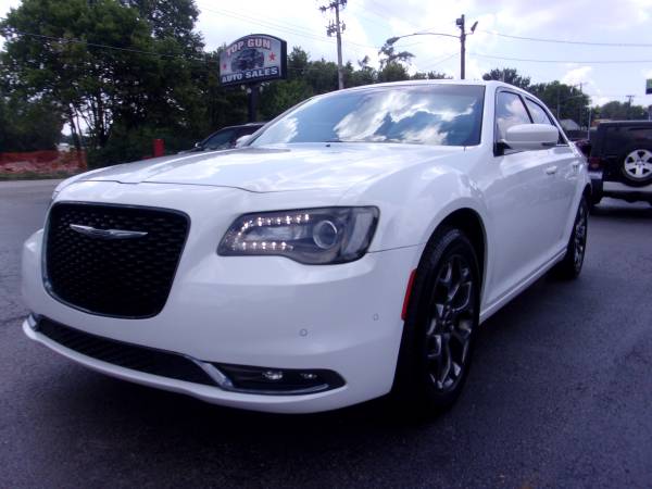 2016 Chrysler 300 S AWD Loaded (Low Miles) for sale in Georgetown, OH – photo 4