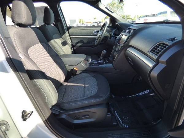 2019 *Ford* *Explorer* *XLT 4WD* - cars & trucks - by dealer -... for sale in Paso robles , CA – photo 11
