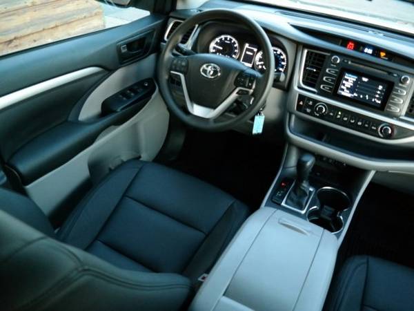 2018 Toyota Highlander LE with for sale in Murfreesboro, TN – photo 9