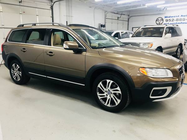 2013 VOLVO XC70 AWD One Owner! EXCELLENT CONDITION. See. Drive. Love. for sale in Eden Prairie, MN – photo 8