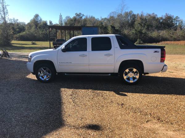 2009 Chevrolet Avalanche - cars & trucks - by owner - vehicle... for sale in Hattiesburg, MS – photo 3