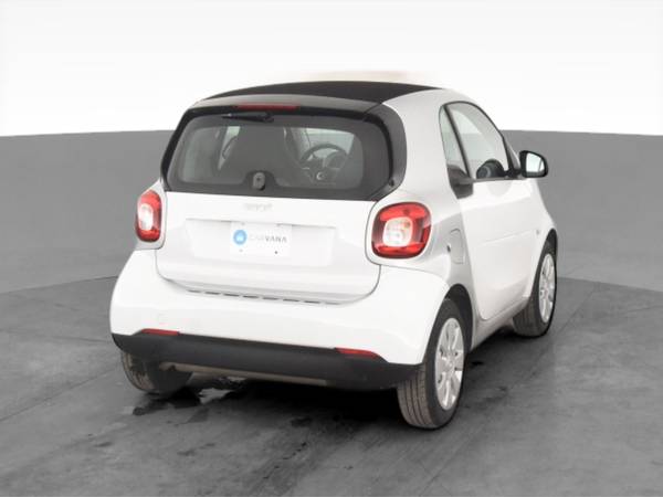 2017 smart fortwo Pure Hatchback Coupe 2D coupe White - FINANCE... for sale in Springfield, MA – photo 10