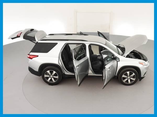 2020 Chevy Chevrolet Traverse LT Sport Utility 4D suv Silver for sale in Atlanta, CO – photo 20