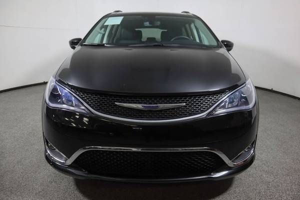 2020 Chrysler Pacifica, Brilliant Black Crystal Pearlcoat - cars &... for sale in Wall, NJ – photo 8