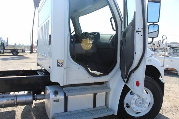 2011 Freightliner M2 106 4X2 2dr Regular Cab - - by for sale in Kingsburg, CA – photo 9
